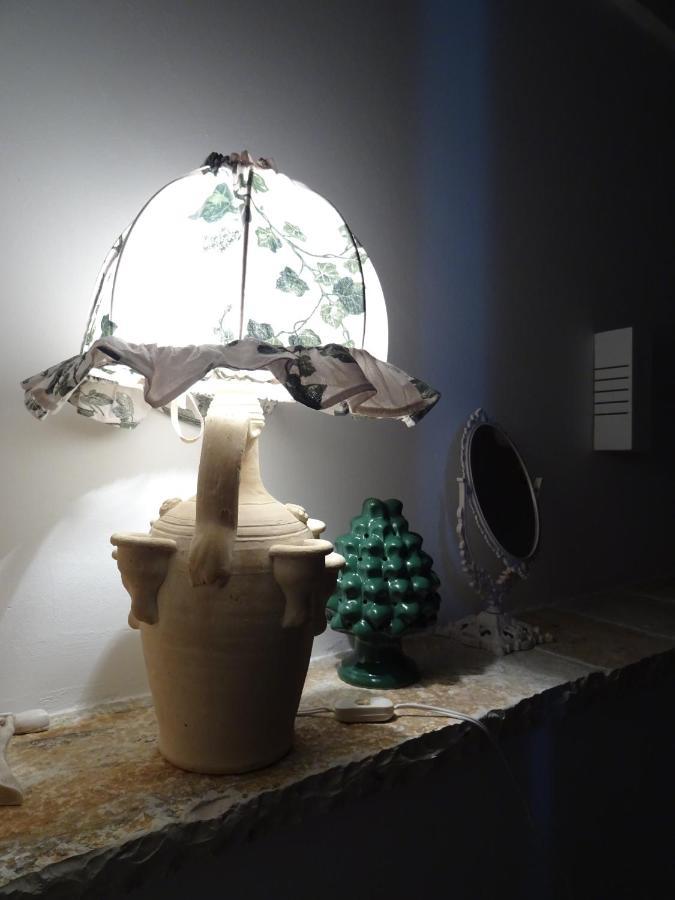 Trulli Di Zia Tata Guest House Locorotondo Bagian luar foto