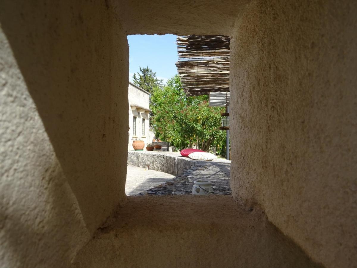 Trulli Di Zia Tata Guest House Locorotondo Bagian luar foto