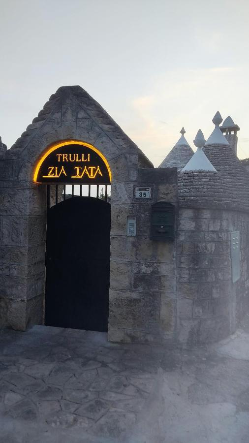 Trulli Di Zia Tata Guest House Locorotondo Bagian luar foto