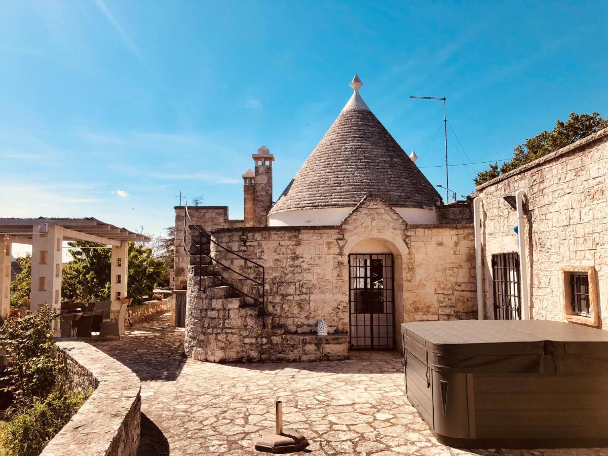 Trulli Di Zia Tata Guest House Locorotondo Bagian luar foto
