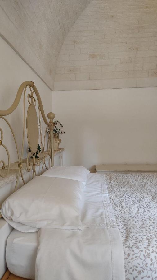 Trulli Di Zia Tata Guest House Locorotondo Bagian luar foto