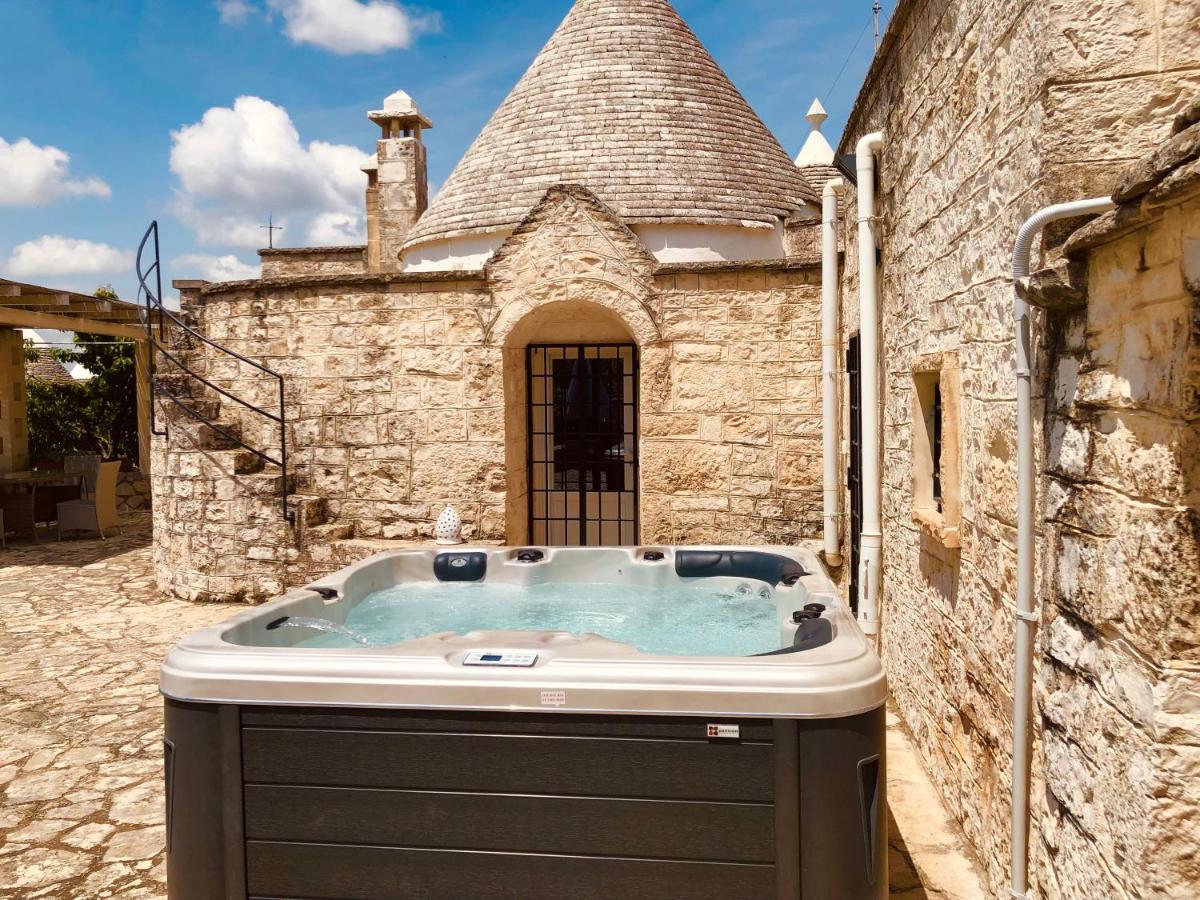 Trulli Di Zia Tata Guest House Locorotondo Bagian luar foto