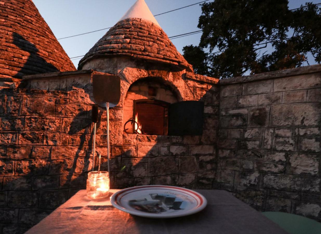 Trulli Di Zia Tata Guest House Locorotondo Bagian luar foto