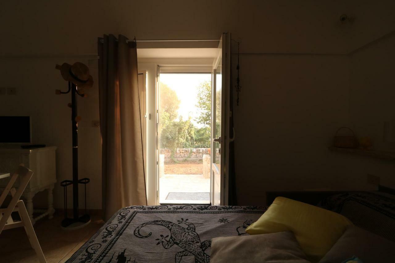 Trulli Di Zia Tata Guest House Locorotondo Bagian luar foto